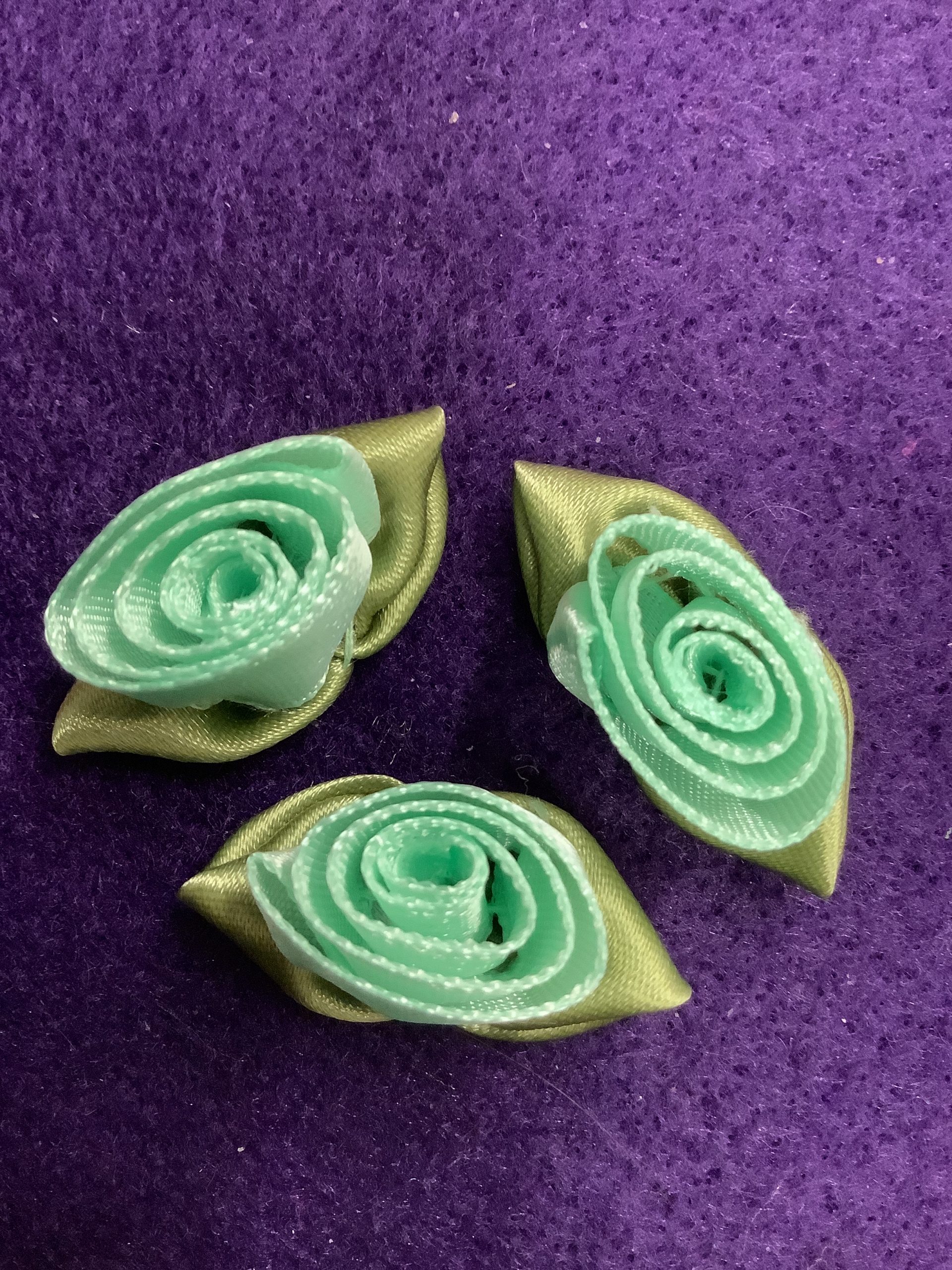 Light Green Ribbon Flower with Green Leaves (RF44) The Dropped Stitch